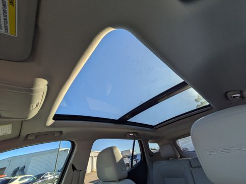 Used 2023 GMC Terrain Denali image 15