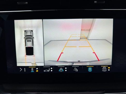 Used 2023 GMC Sierra 1500 AT4 w/ Technology Package image 21