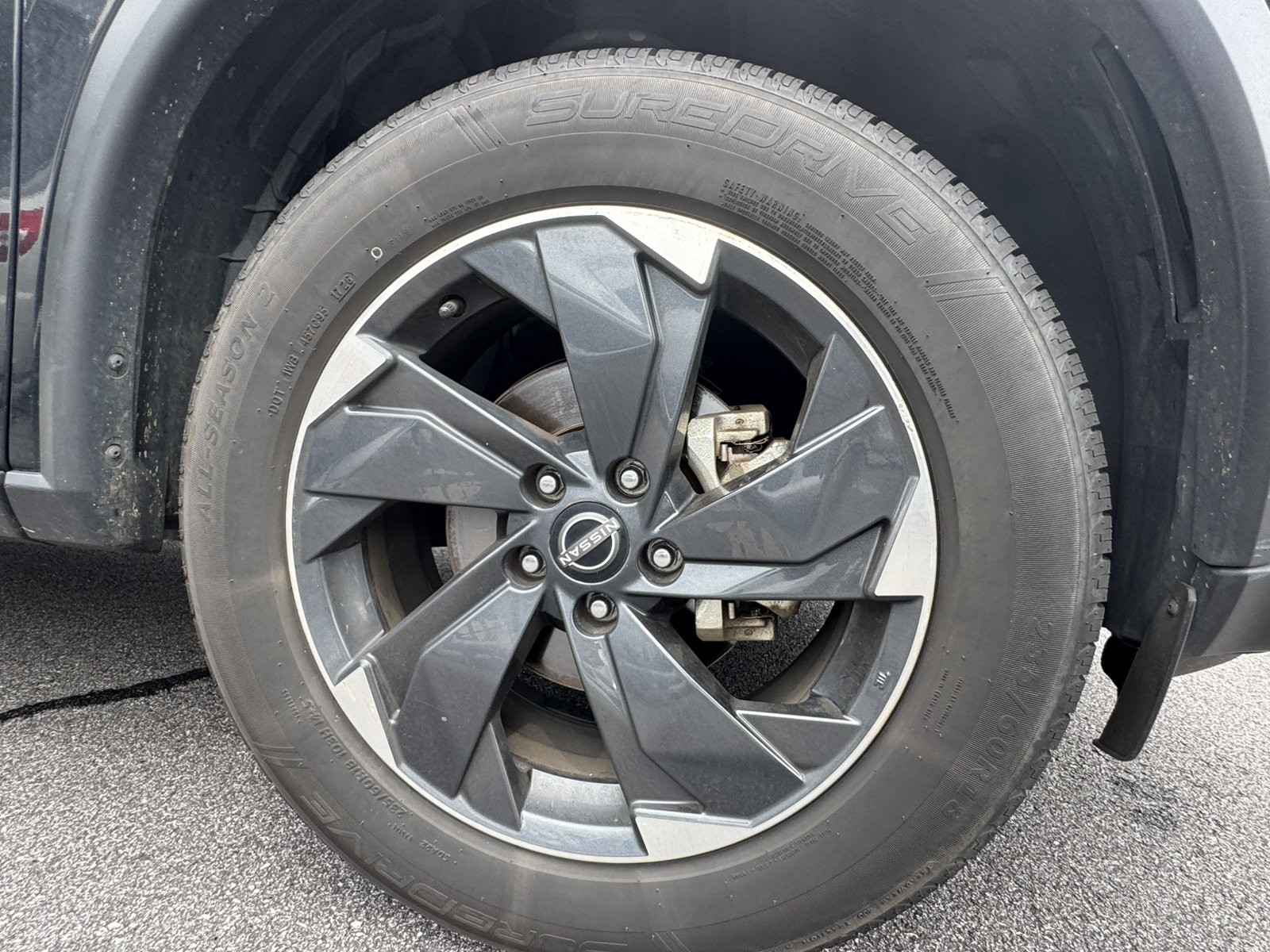 Used 2024 Nissan Rogue SV AWD/4WD image 14