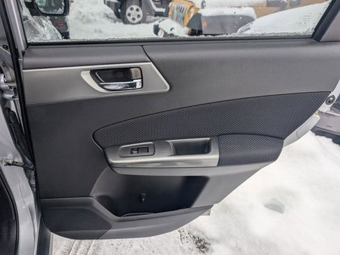 Used 2012 Subaru Forester 2.5X Premium w/ All-Weather Pkg image 21