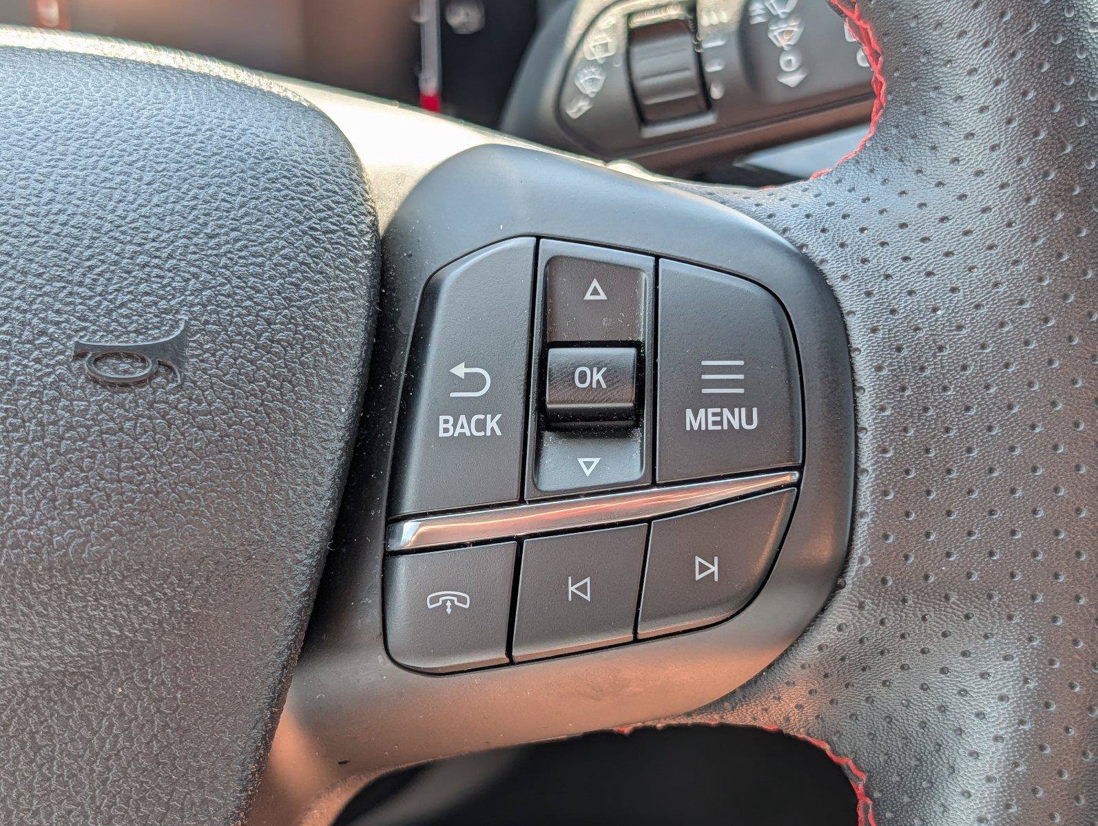 Used 2025 Ford Escape ST-Line FWD image 25