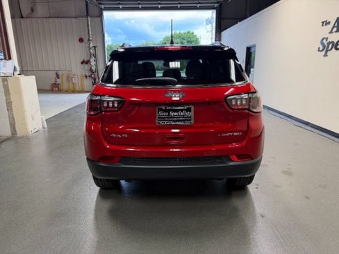 Used 2025 Jeep Compass Limited AWD/4WD image 4