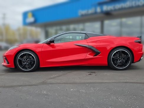 Used 2024 Chevrolet Corvette Stingray Premium Cpe w/ Z51 Performance Package RWD image 3