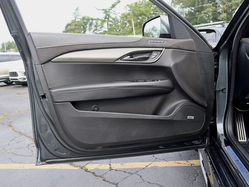 Used 2017 Cadillac ATS V w/ Luxury Package RWD image 39