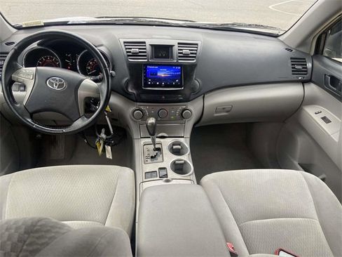 Used 2010 Toyota Highlander 2WD image 10