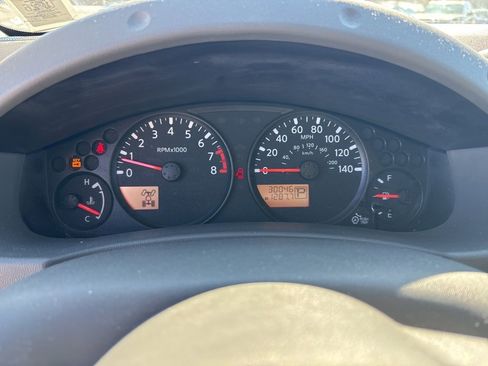 Used 2020 Nissan Frontier SV w/ Midnight Edition Floor Mats image 16