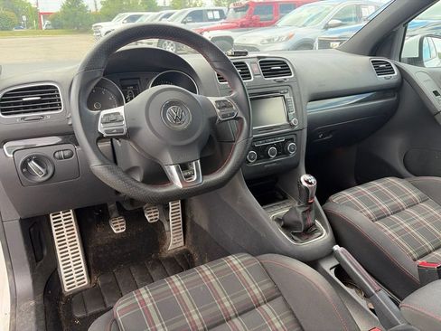 Used 2013 Volkswagen Golf 4-Door FWD image 10