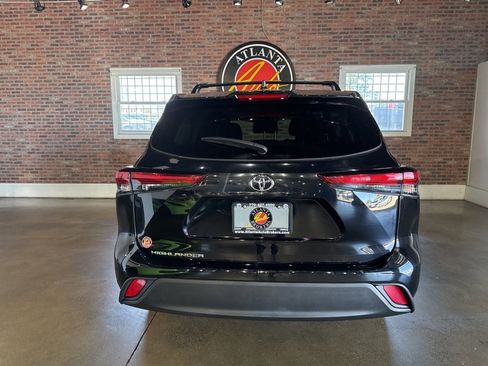 Used 2022 Toyota Highlander L image 38