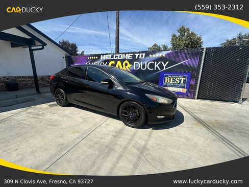 Used 2016 Ford Focus SE w/ Equipment Group 201A FWD image 1