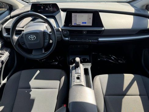Used 2023 Toyota Prius LE FWD image 11