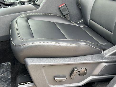 New 2025 Ford Bronco Badlands image 17