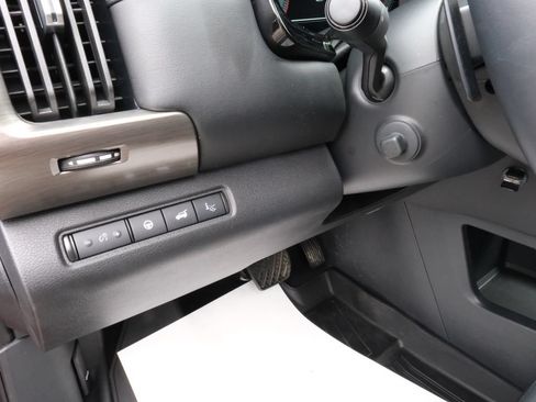Used 2025 Nissan Pathfinder Platinum AWD/4WD image 28