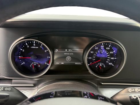 Used 2024 Kia Carnival LX image 11