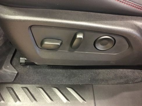 Used 2025 Chevrolet Colorado Z71 w/ Technology Package image 41