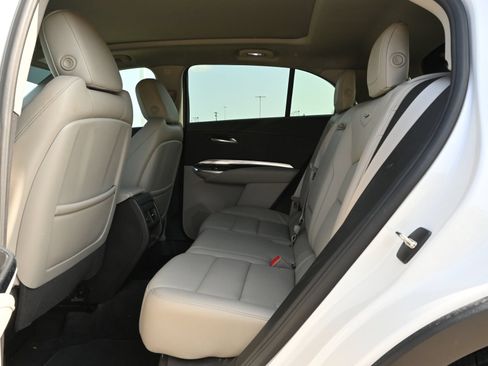 Used 2023 Cadillac XT4 Luxury w/ Cold Weather Package FWD image 19