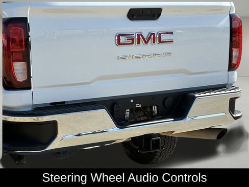 Used 2022 GMC Sierra 2500 Pro w/ Convenience Package image 7