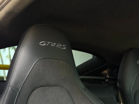 Used 2025 Porsche 718 Cayman GT4 RS RWD image 37