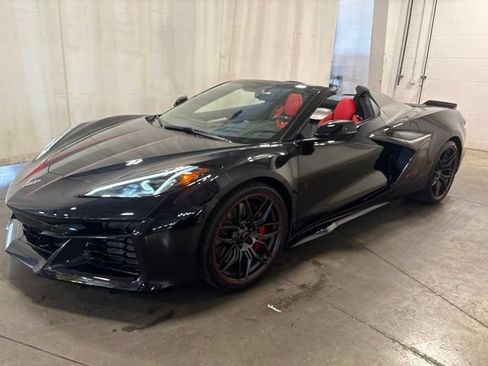 Used 2023 Chevrolet Corvette Z06 w/ Chrome Exterior Badge Package RWD image 7