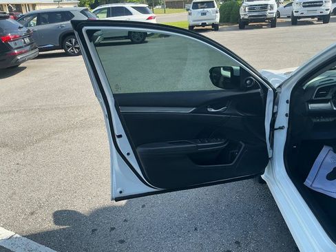 Used 2017 Honda Civic Touring image 17