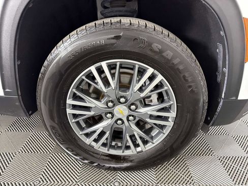 Certified 2024 Chevrolet Traverse LT FWD image 10
