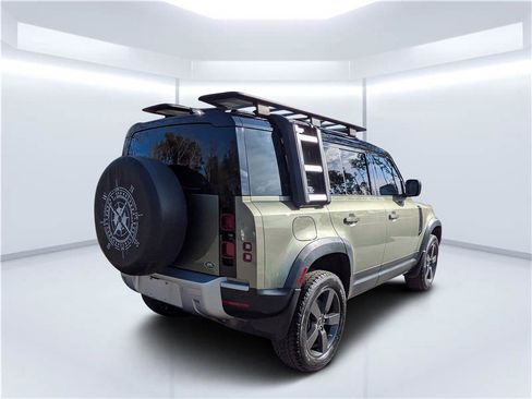Used 2020 Land Rover Defender 110 HSE image 3