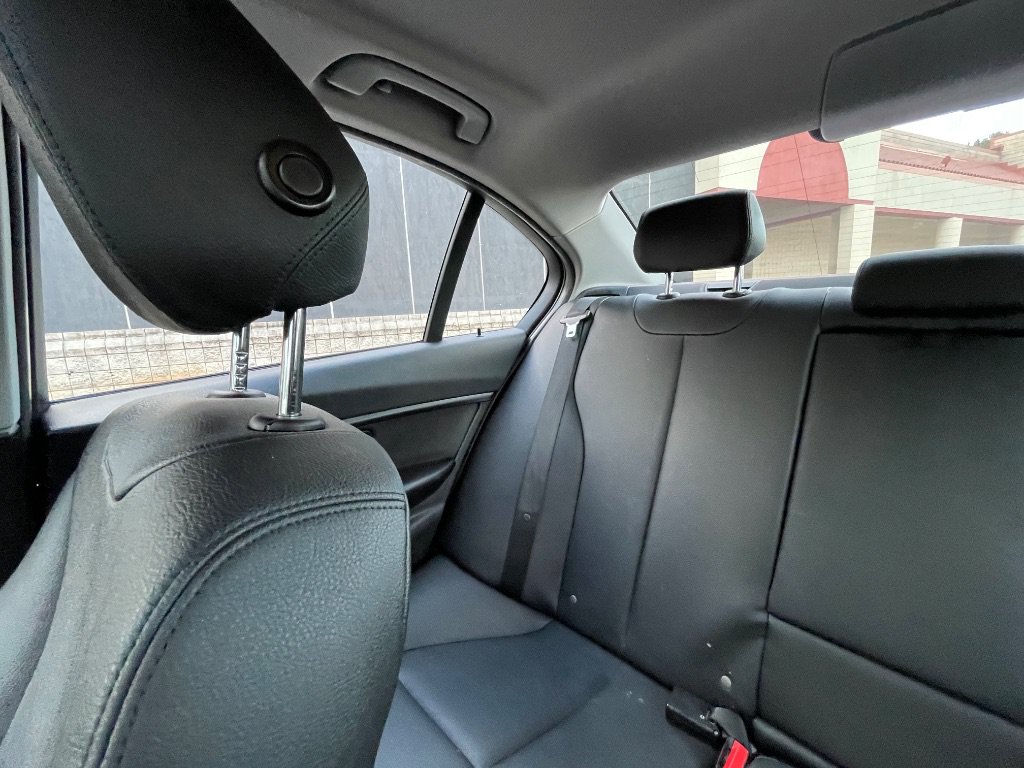 Used 2016 BMW 320i Sedan RWD image 40