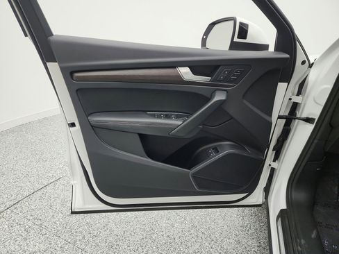 Used 2022 Audi Q5 e Premium Plus w/ Premium Plus Package image 14