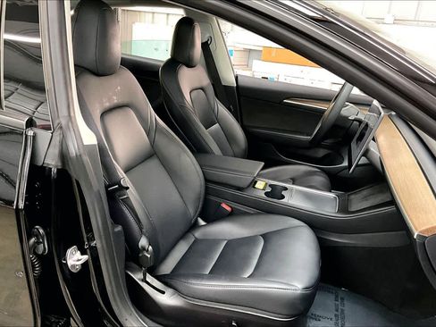 Used 2022 Tesla Model 3 image 10