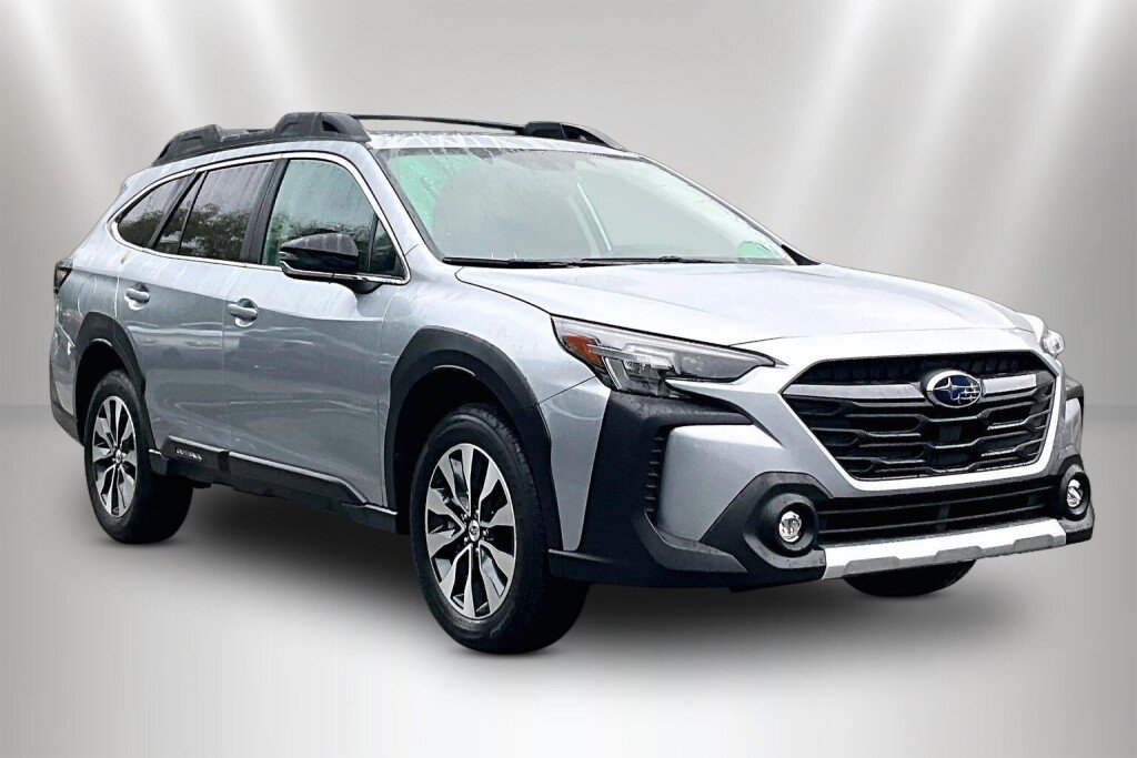 Certified 2025 Subaru Outback Limited AWD/4WD image 1