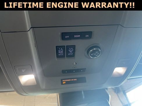 Used 2018 Chevrolet Suburban Premier image 27