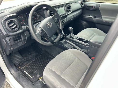 Used 2019 Toyota Tacoma SR5 RWD image 15