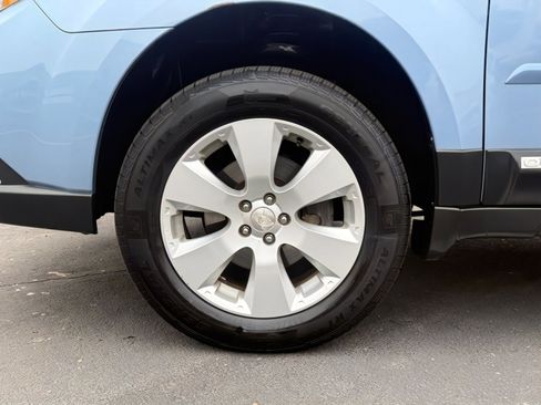 Used 2011 Subaru Outback 2.5i Premium w/ All-Weather Pkg image 9