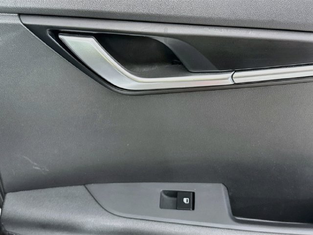 Used 2026 Kia Niro LX FWD image 27