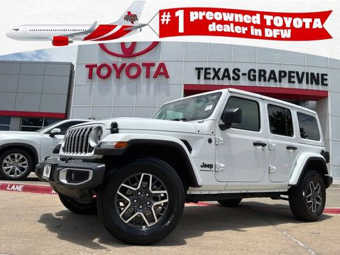 Used 2025 Jeep Wrangler Unlimited Sahara AWD/4WD image 1