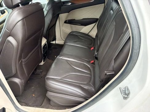 Used 2019 Lincoln MKC Select w/ Select Plus Package FWD image 9