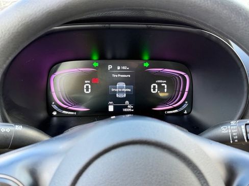 Used 2024 Kia Soul LX image 23