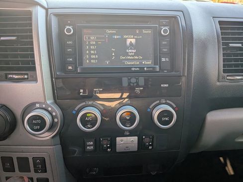 Used 2014 Toyota Sequoia Platinum image 24