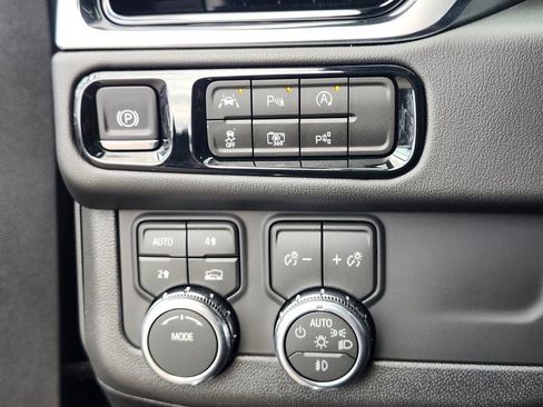 Used 2026 GMC Yukon Elevation AWD/4WD image 23