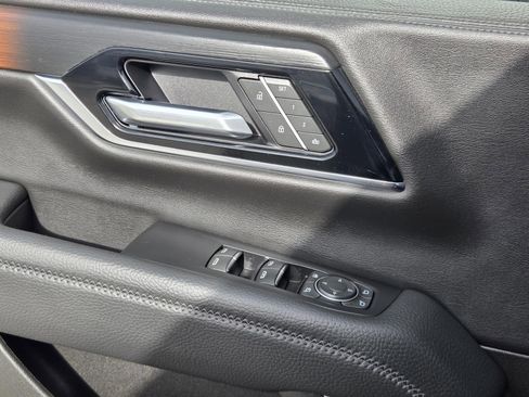 Used 2025 GMC Yukon XL Denali image 19