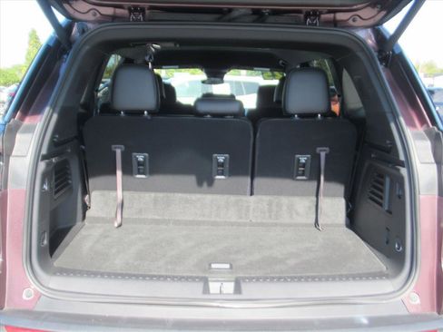 Used 2025 GMC Acadia Elevation image 29