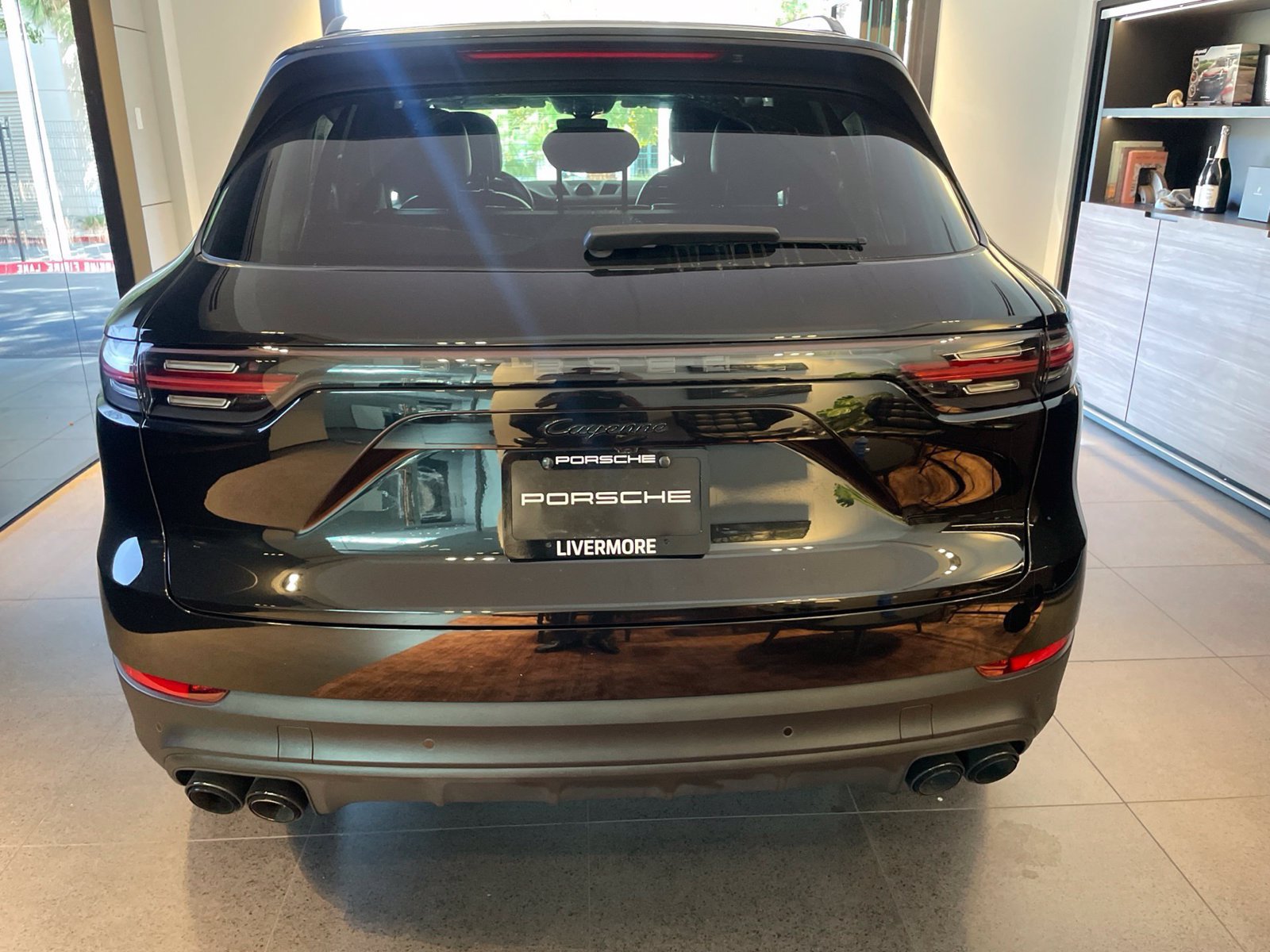 Used 2023 Porsche Cayenne Platinum Edition AWD/4WD image 5