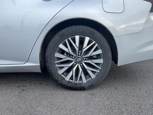 Used 2023 Nissan Altima 2.5 SV image 9