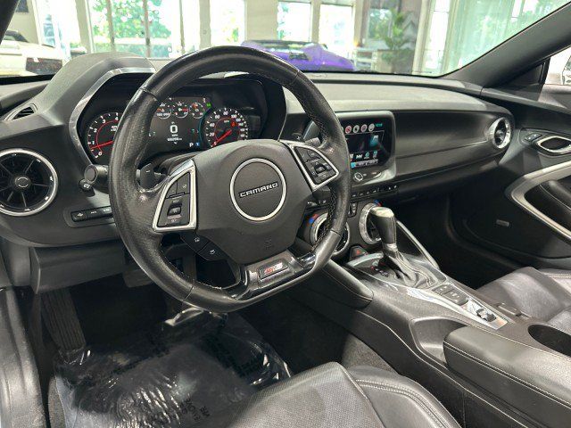 Used 2016 Chevrolet Camaro SS RWD image 3