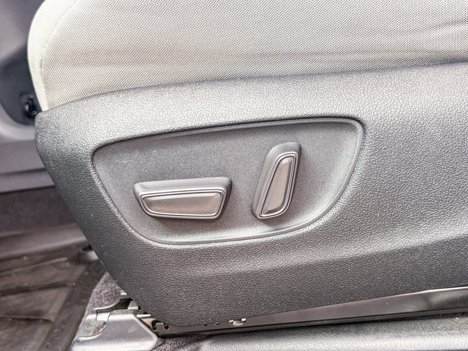 Used 2024 Toyota Sienna LE FWD image 21