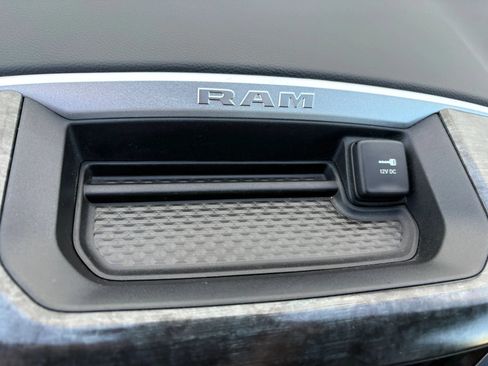 Used 2019 RAM 1500 Big Horn AWD/4WD image 34