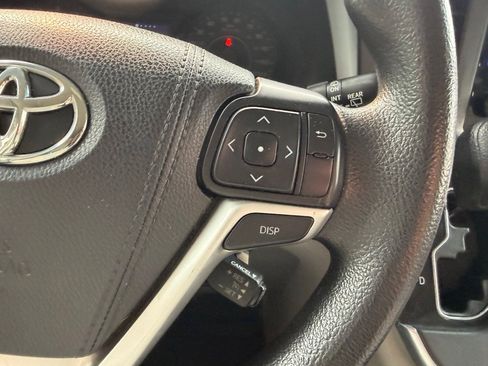 Used 2017 Toyota Sienna LE AWD/4WD image 22