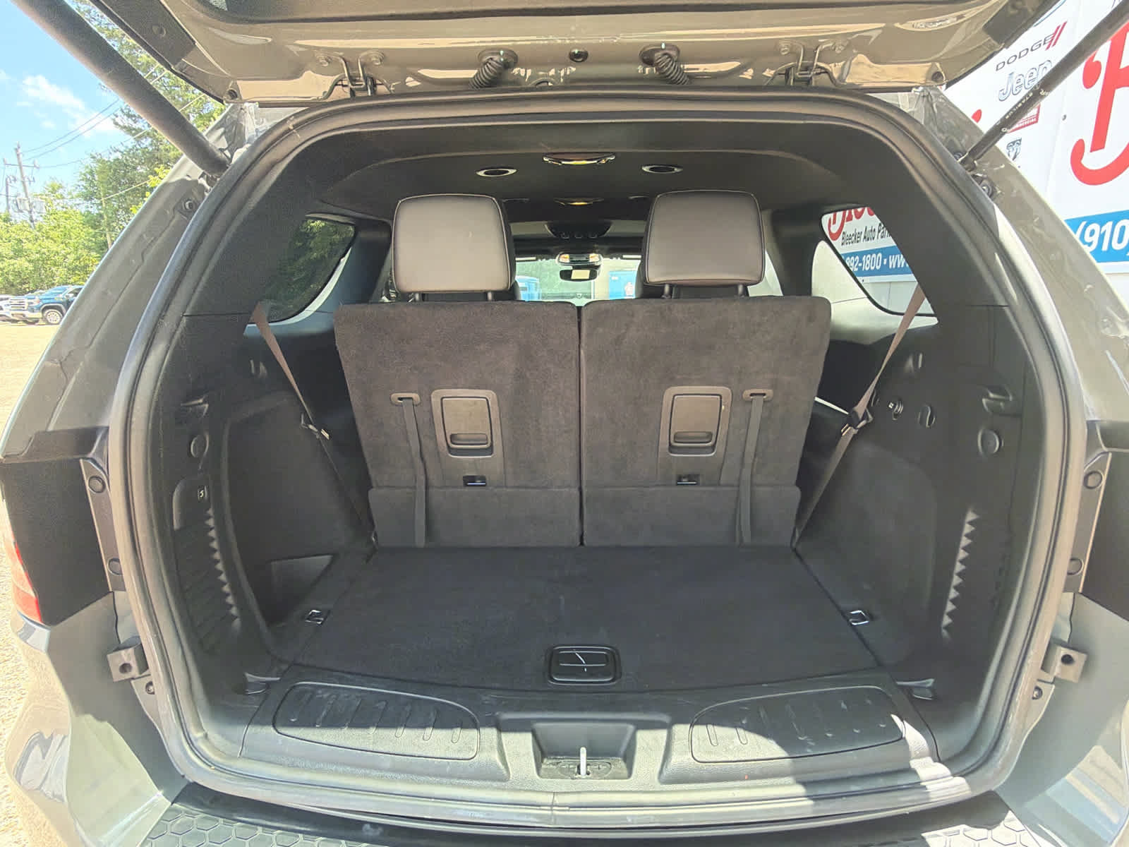 Used 2024 Dodge Durango GT RWD image 17