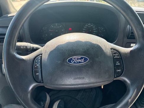 Used 2005 Ford F250 XL RWD image 27