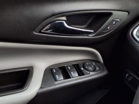 Used 2024 Chevrolet Equinox LS image 18