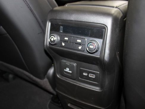 Used 2023 GMC Acadia SLT w/ Elevation Edition image 27